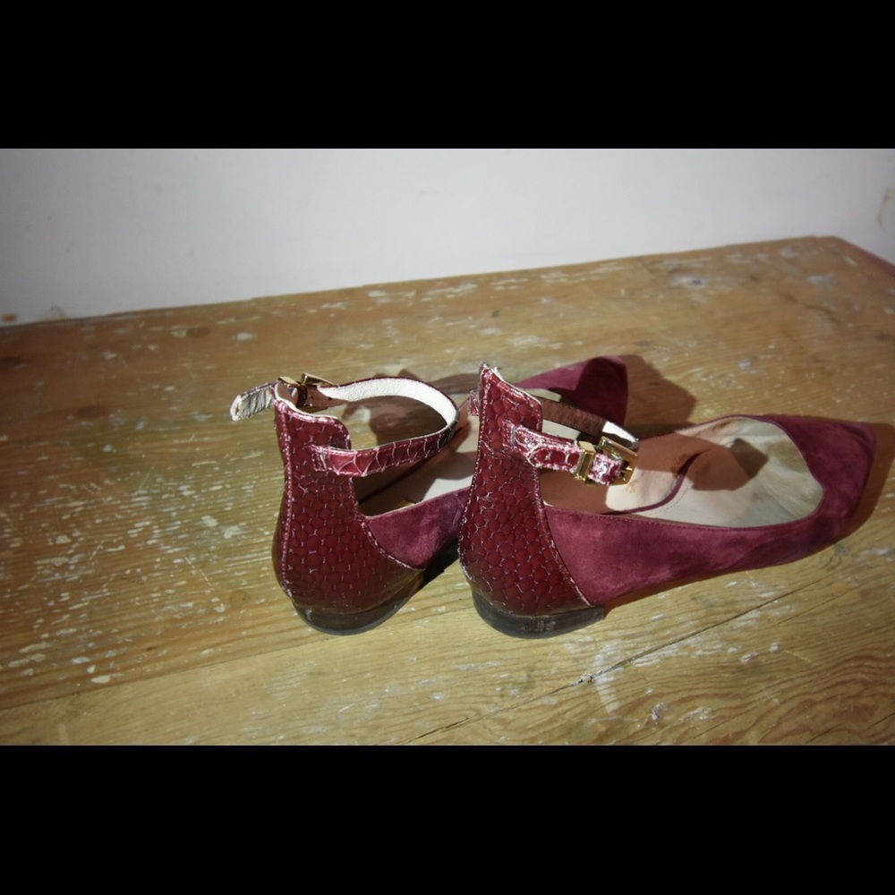 Stylish maroon flats - Picture 3 of 5